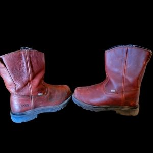 Mens Size 6 Leather work boots with METGUARD protection